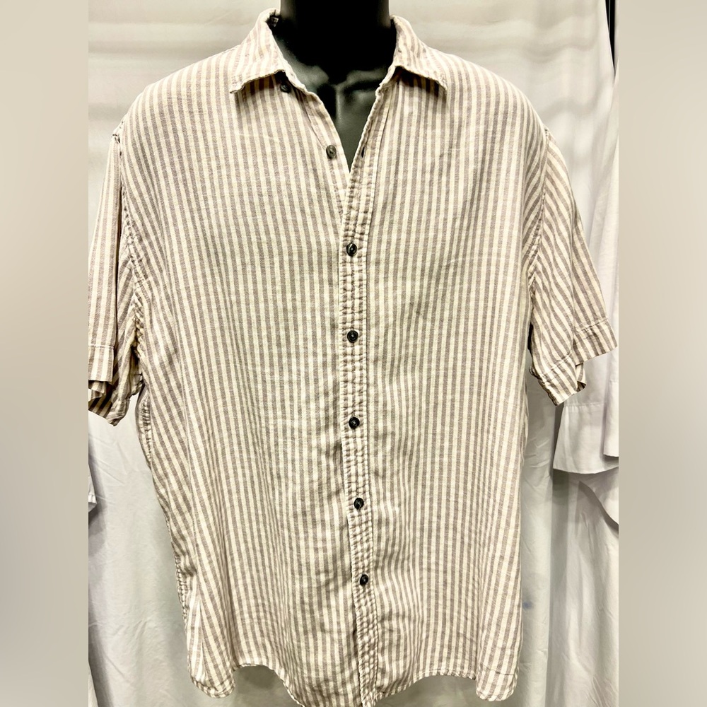 Perry Ellis- Great condition- short sleeve linen /cotton button down Size XL